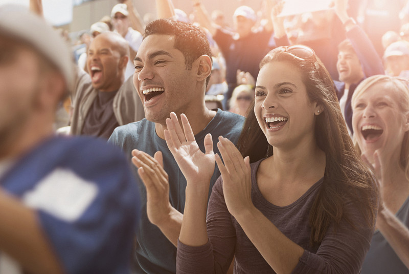 半岛体育官网入口-体育赛事火热进行，观众沸腾欢呼