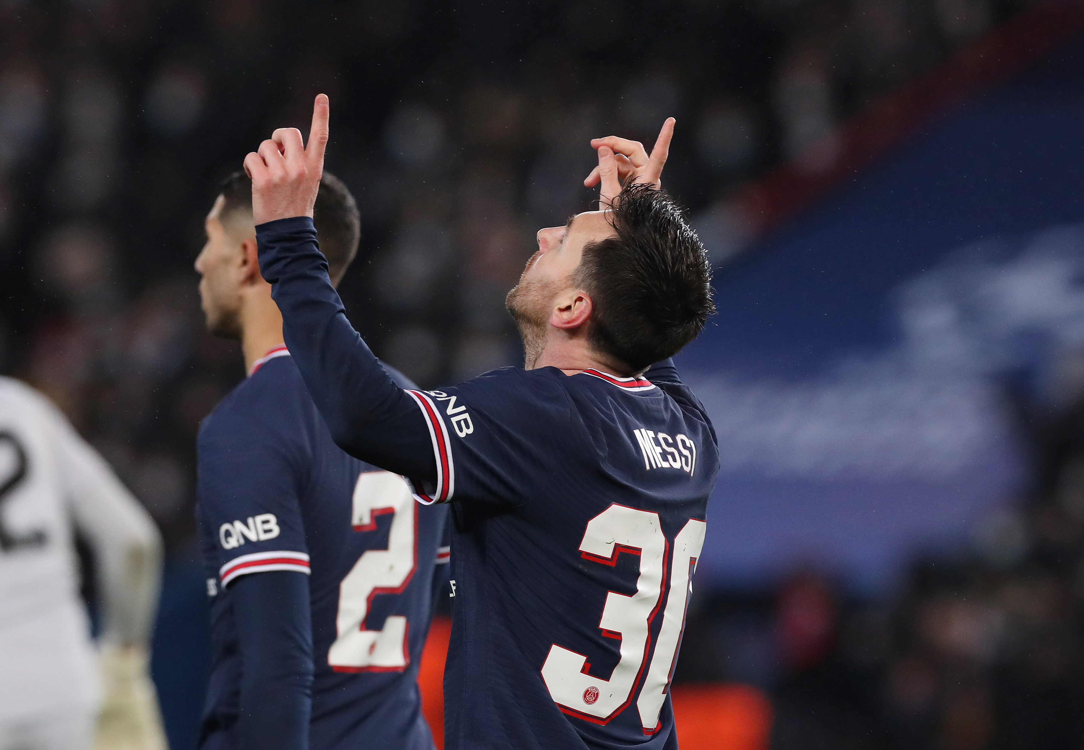 半岛体育官网首页-阿贾克斯险胜晋级，趁热抽签半决赛的简单介绍